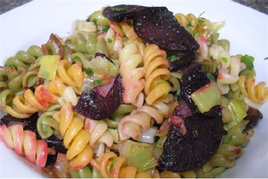 Roasted Beets and Leeks Pasta Salad