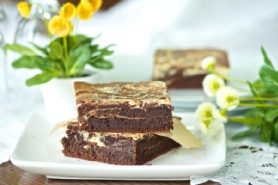 Fudgy chocolate cream cheese brownies with Baileys