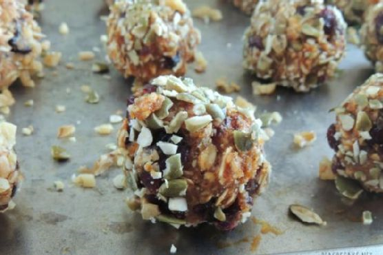 Cranberry Pumpkin Spice Energy Bites