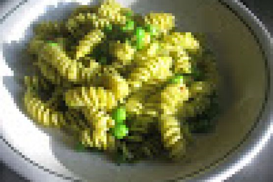 Zesty Green Pea and Jalapeño Pesto Pasta