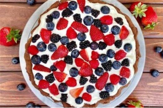 Berries and Cream Chocolate Pie