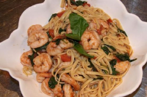 Linguine with Prawns, Fresh Tomatoes and Spinach