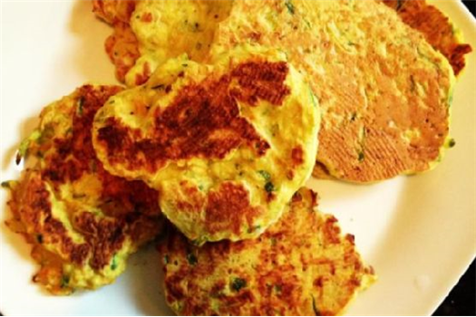 Clean Eating Carrot & Zucchini Pancakes