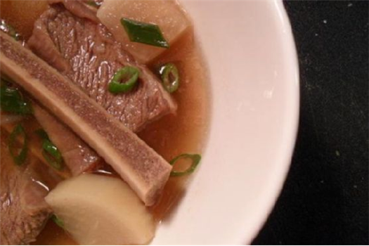 Galbi Tang (Korean Beef Short Ribs Soup)