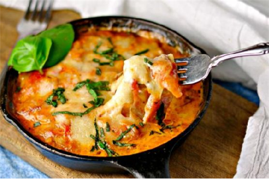 Creamy Cheesy Ham Tomato Sauce