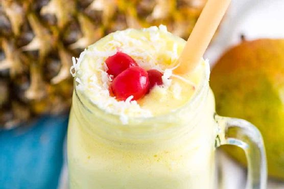 Delicious Mango Pineapple Smoothie