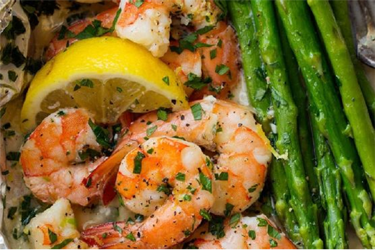 Shrimp and Asparagus Foil Packs with Garlic Lemon Butter Sauce