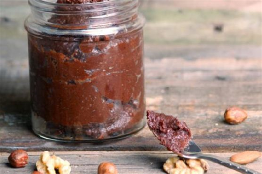 Chocolate nut spread