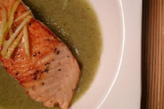 Salmon on Kiwi & Lemon Puree