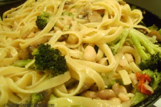 Fettuccine With Beans & Broccoli & Mushrooms