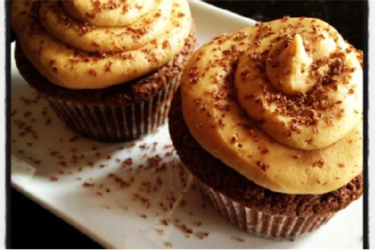 Nutella Cupcakes & Peanut Butter Frosting